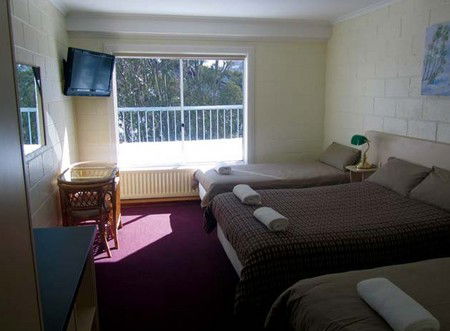 Falls Creek Hotel - Kalgoorlie Accommodation 0