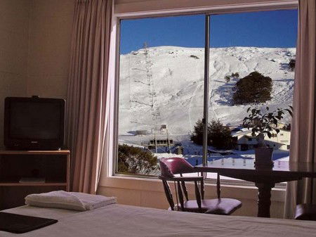 Falls Creek Hotel - Kalgoorlie Accommodation 1