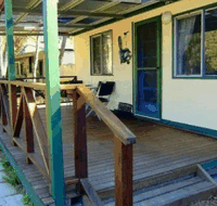 Peaceful Bay Chalets - Kalgoorlie Accommodation