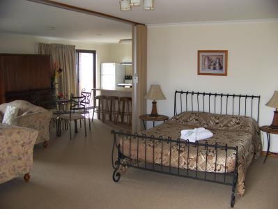 Anchorage At Victor Harbour Seafront Hotel - Kalgoorlie Accommodation 2