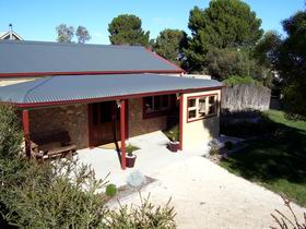Toora Views - Kalgoorlie Accommodation 0