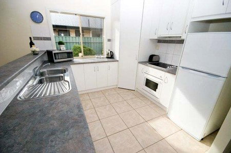 Roo's Place - Kalgoorlie Accommodation 3