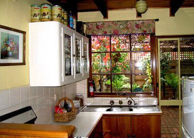The Lion Cottage - Kalgoorlie Accommodation 3