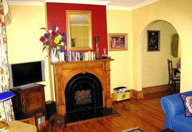 The Lion Cottage - Kalgoorlie Accommodation 5