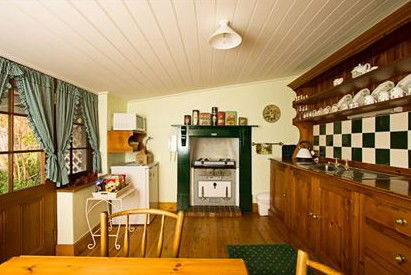 Sarah's Cottage - Kalgoorlie Accommodation 5
