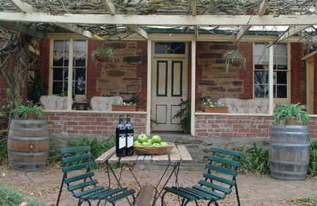 Sea & Vines Cottage - Kalgoorlie Accommodation 1