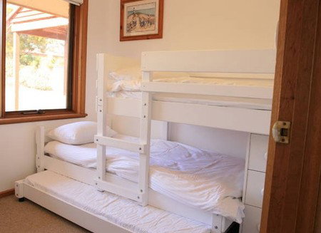 Ocean Blue At Penneshaw - Kalgoorlie Accommodation 4