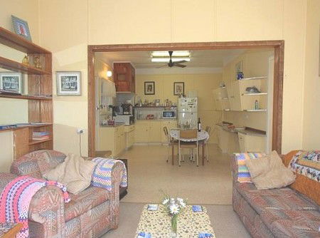 The Pines Holiday Home - Kalgoorlie Accommodation 1