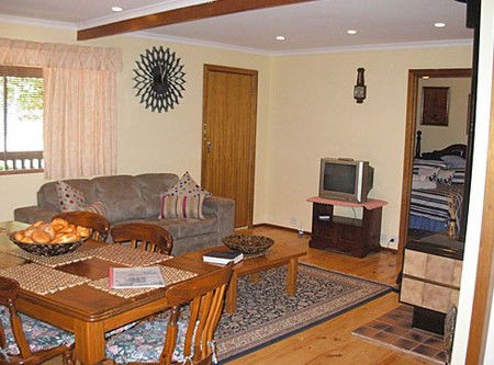 The Liteva Beach House - Kalgoorlie Accommodation 4