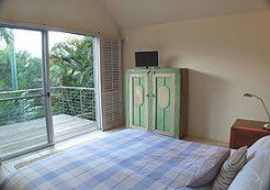 Absolute Beachfront Belongil Summerhouse - Kalgoorlie Accommodation 3