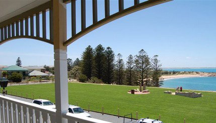Port Elliot Beach House YHA - Kalgoorlie Accommodation 6