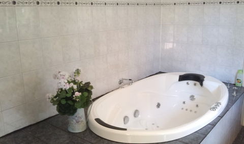 Angaston Rose B&B - Kalgoorlie Accommodation 4