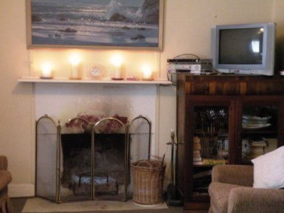 Kirazz - Kingscote Holiday Cottage - Kalgoorlie Accommodation 3