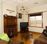 Semaphore Beach House - Kalgoorlie Accommodation