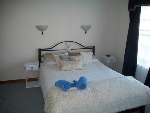Beachside Apartment - Hove - Kalgoorlie Accommodation 4