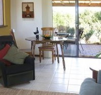 Linger Longer Vineyard - Kalgoorlie Accommodation