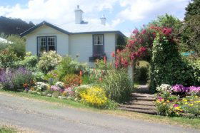 Castle Forbes Bay House - Kalgoorlie Accommodation 0