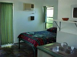 Gee Dees Family Cabins - Kalgoorlie Accommodation 3