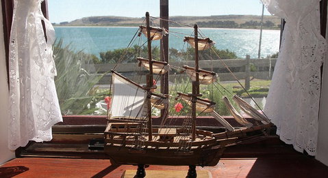 Captains Cottage - Kalgoorlie Accommodation 1