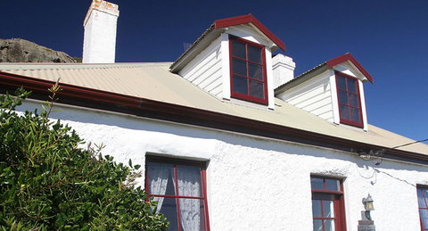 Captains Cottage - Kalgoorlie Accommodation 4