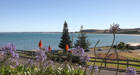 Captains Cottage - Kalgoorlie Accommodation 5