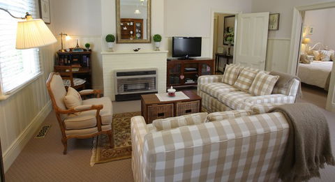 Fleurettes - Kalgoorlie Accommodation 0