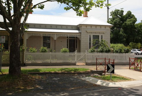 Fleurettes - Kalgoorlie Accommodation 3