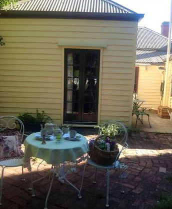 Newington House - Kalgoorlie Accommodation 0