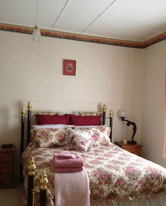 Newington House - Kalgoorlie Accommodation 4