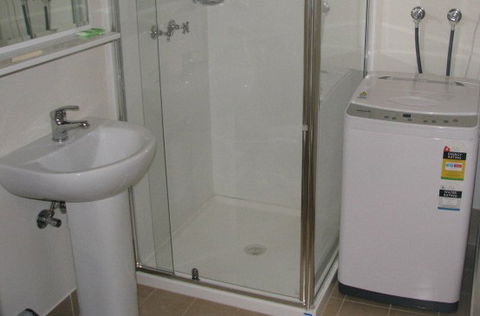 Bentley Waterfront - Kalgoorlie Accommodation 1