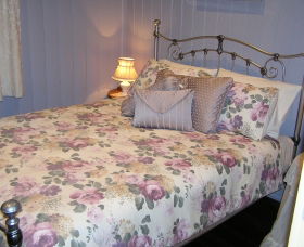 Ivy Cottage - Kalgoorlie Accommodation 0