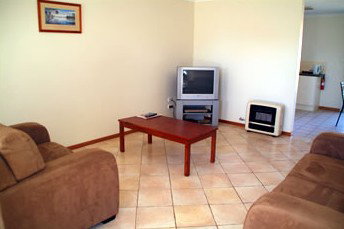 Tarrawingee Holiday Unit - Kalgoorlie Accommodation 4