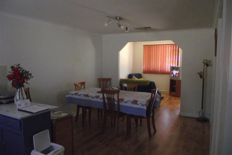 Aly's Cottage - Kalgoorlie Accommodation 1