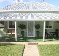 Unique Outback Cottages - Hebbard Cottage - Kalgoorlie Accommodation