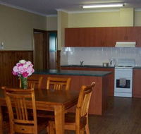 Riverland Holiday Cottage - Kalgoorlie Accommodation