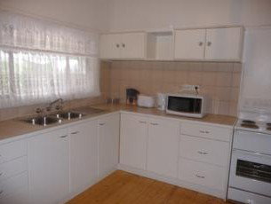 Townhouse Five - Kalgoorlie Accommodation 2