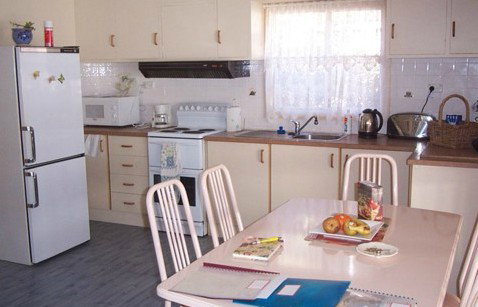 Azalea Cottage - Kalgoorlie Accommodation 0
