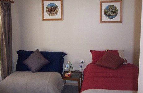 Azalea Cottage - Kalgoorlie Accommodation 4