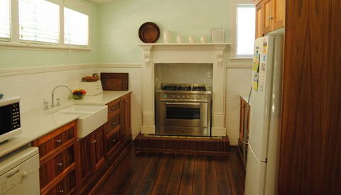 Allwood Cottage - Kalgoorlie Accommodation 2