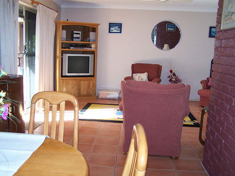 Annesley Haus At The Bay - Kalgoorlie Accommodation 2