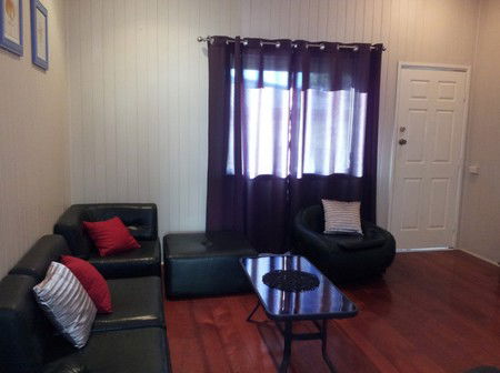 Auckland Street Queenslander - Kalgoorlie Accommodation 1