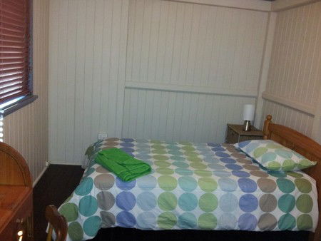 Auckland Street Queenslander - Kalgoorlie Accommodation 4