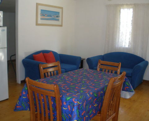 Cosy Cottages Amity Point - Kalgoorlie Accommodation 3