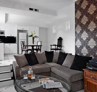 The Castle on Tamborine Spa Retreat - Kalgoorlie Accommodation