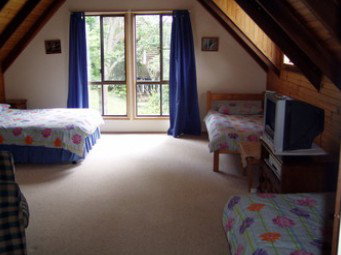A Little Bit Of Heaven - Holiday Home - Kalgoorlie Accommodation 4