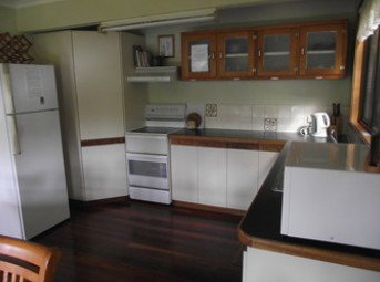 A Little Bit Of Heaven - Holiday Home - Kalgoorlie Accommodation 5