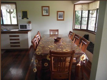 A Little Bit Of Heaven - Holiday Home - Kalgoorlie Accommodation 6