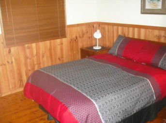 Alpine Lodge - Holiday Home - Kalgoorlie Accommodation 3