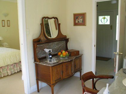 Beccles On Margaret B And B - Kalgoorlie Accommodation 3