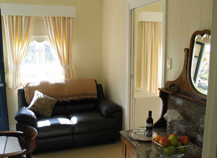 Beccles On Margaret B And B - Kalgoorlie Accommodation 4